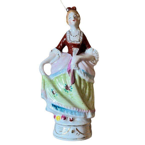 Vintage Victorian Lady Figurine Made in‎ Japan - Picture 1 of 3